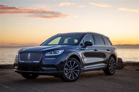 Lincoln corsair reviews. The 2023 Lincoln Corsair is available in three trim levels: Standard, Reserve and Grand Touring. The first two models are motivated by a 250-horsepower turbocharged 2.0-liter four-cylinder engine ... 