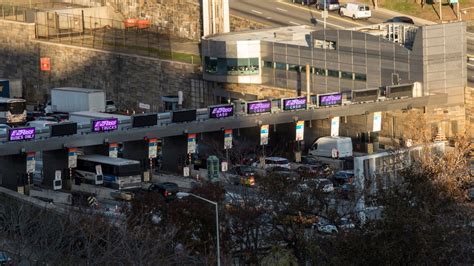 Lincoln tunnel toll fare. --Increasing tolls by $1 at the George Washington Bridge, Lincoln Tunnel, Holland Tunnel, Outerbridge Crossing, Goethals Bridge, Bayonne Bridge, from $15 to $16 --Increasing Air Train fee from $5 ... 