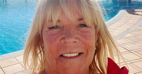 Linda Robson leaves husband to go on solo holiday without him …