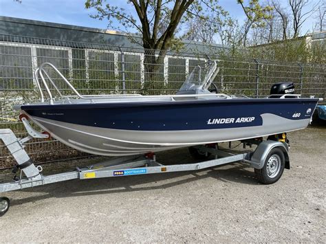 Linder 460 Arkip mit Suzuki 50 und Pega Trailer Angelboot …