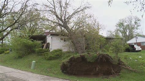 Lingering storm damage, power outages across Jefferson County