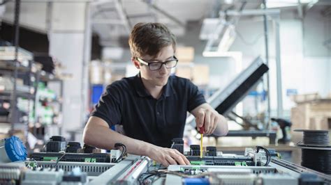 Linkedin software engineer apprenticeship.  New Machine Learning Apprenticesh...