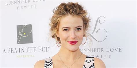 Linsey Godfrey Net Worth • Net Worth List