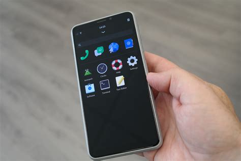 Linux phone. Jan 30, 2022 ... As one of the few phones designed specifically to run desktop Linux, it had all the features of a low-end Android phone, combined with the ... 
