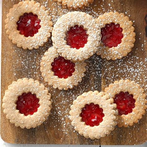 Linzer. The pastry is brushed with lightly beaten egg whites, baked, and garnished with nuts. Linzer torte is a holiday treat in the Austrian, Czech, Swiss, German, and Tirolean traditions, often eaten at Christmas. Some North American bakeries offer Linzer torte as small tarts or as cookies. 