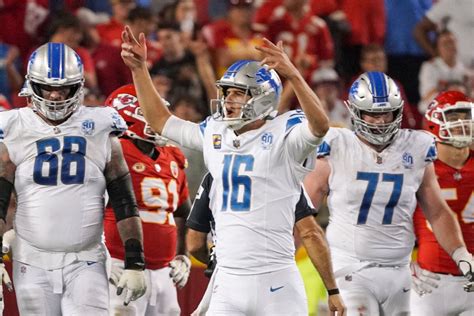 Lions spoil Chiefs’ celebration of Super Bowl title by rallying for a 21-20 win in the NFL’s opener