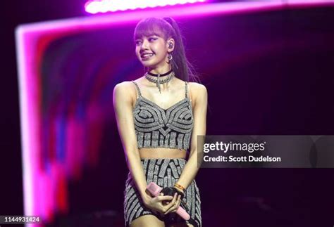 🍌 XxX Lisa.Singer Onlyfans Leaked