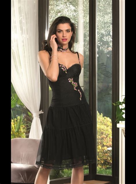 Lise charmel. To express sophistication and modernity, nothing better that collection Séduction Cavalière lingerie and sleepwear!Wishing to feel beautiful and good looking... 