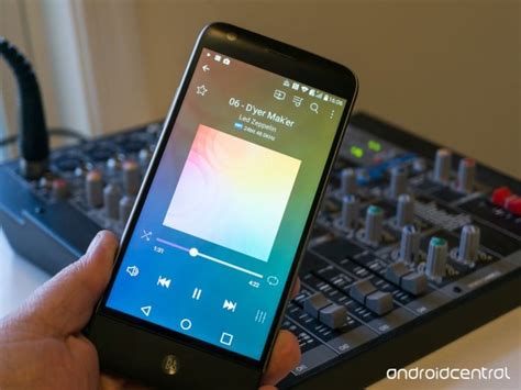 Listening to the LG G5 with its Hi-Fi Plus with B&O Play module.
