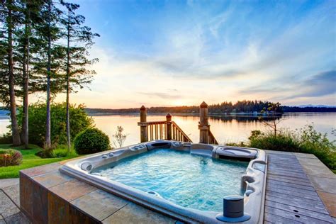 Little Big Sky Retreat - Hot Tub and Forest Views! - Airbnb