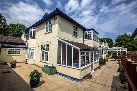 Little Cawthorpe, Birchy Hill, Lymington, Hampshire, SO41 6BJ