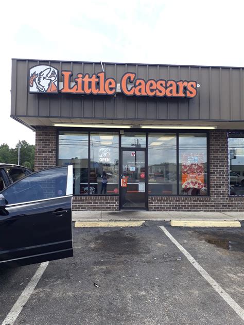 Little Caesars Pizza in Maysville, KY, is a American restaurant with average rating of 4.5 stars. See what others have to say about Little Caesars Pizza. Today, Little Caesars Pizza is open from 10:30 AM to 9:00 PM. Worried you'll miss out? Reserve your table by calling ahead on (606) 759-7334.. 