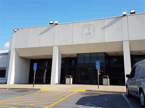 Little rock post office passport. USPS locations offer mailbox rental, purchase of money orders, and letter and package mailing, with passport registration and renewal available at select locations. USPS personnel ... 