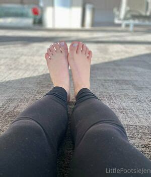 🍌 Littlefootsiejen1 Onlyfans Leak [PPV] 161 Pics