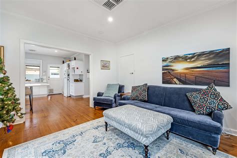 Live Auctions - Ray White Glenelg Brighton