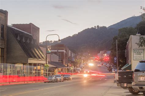 Boone is a city located in Watauga County North Carolina. Boone has a 2024 population of 20,339. Boone is currently growing at a rate of 1.46% annually and its population has increased by 6.08% since the most recent census, which recorded a population of 19,173 in 2020.. The average household income in . Boone is $47,707 with a poverty rate of …. 