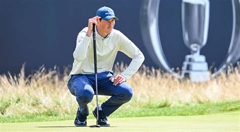 Live updates | South African Lamprecht goes from lead to nearly missing the cut at British Open