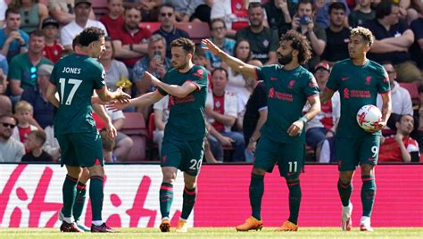 Liverpool and Southampton draw 4-4 in wild season finale