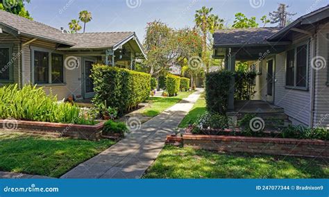 Living In A Pasadena Bungalow Court