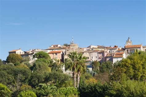 Living in Mougins - Riviera - Angloinfo