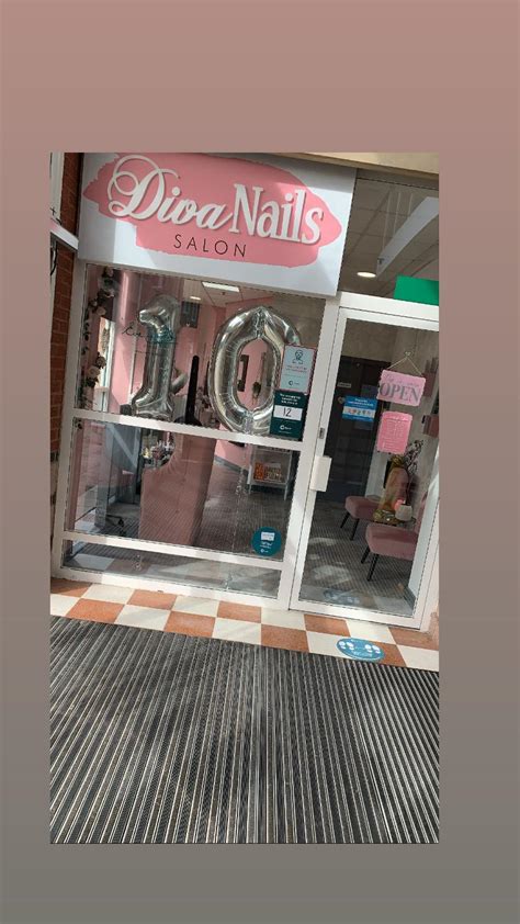 Diva Nail Bar & Nail Salon located in 'The Centre' Livingston. Treatments include Minx Nails, Shellac Nails, Dashing Diva Nails, Swarovski Crystals an a range of beauty treatments