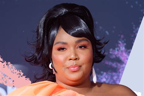 Lizzo Measurements: Height, Weight, Age & More