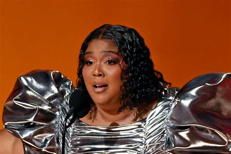 Lizzo to sue backup dancers for 'malicious prosecution'