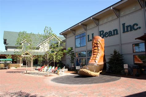 Ll bran. L.L.Bean - The Outside Is Inside Everything We Make. Free Shipping with C$75 purchase. Founded in 1912 by Leon Leonwood Bean, L.L.Bean offers thousands of high-quality products at reasonable prices with Free Shipping with C$75 purchase. All made to last and backed by our legendary customer service. Discover the comfort and classic styles of our ... 