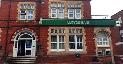 Lloyds Bank in Burgess Hill Opening Times