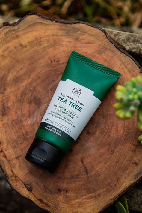 Loção Hidratante Facial Tea Tree The Body Shop Fios de Nylon