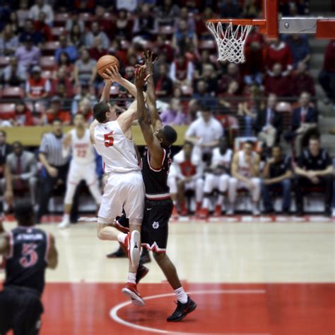 Mar 30, 2023 · Published: March 29, 2023 - 5:41 PM. ALBUQUERQUE, N.M. – We’ve heard about plenty of players leaving the Lobo men’s basketball program, but how about the players who have the Lobos at the ... .