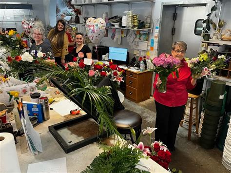 Local retailers plan weeks in advance for Valentines Day shopping options