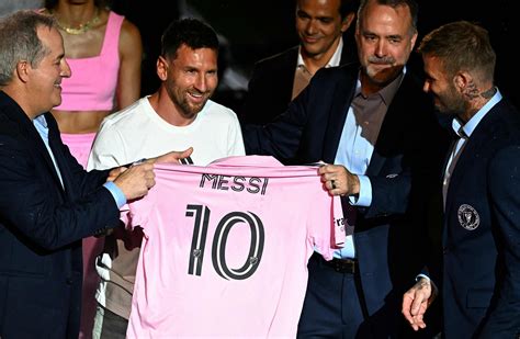 Local sports teams, Argentinian community celebrate Messi’s Inter Miami announcement