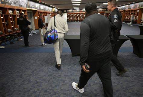 Local students suspects in Rose Bowl locker room thefts