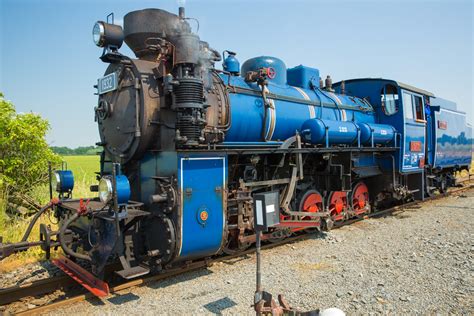 Locomotive engine