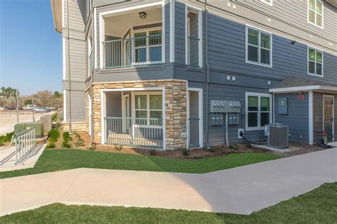 $775. 640 Sqft. 1 Floor Plan. 2 Beds, 1 Bath. $875. 885 Sqft. 1 Floor Plan. 3 Beds, 2 Baths. $1,050. 1,102 Sqft. 1 Floor Plan. Top Amenities. Air Conditioning. Cable Ready. Pet …. 