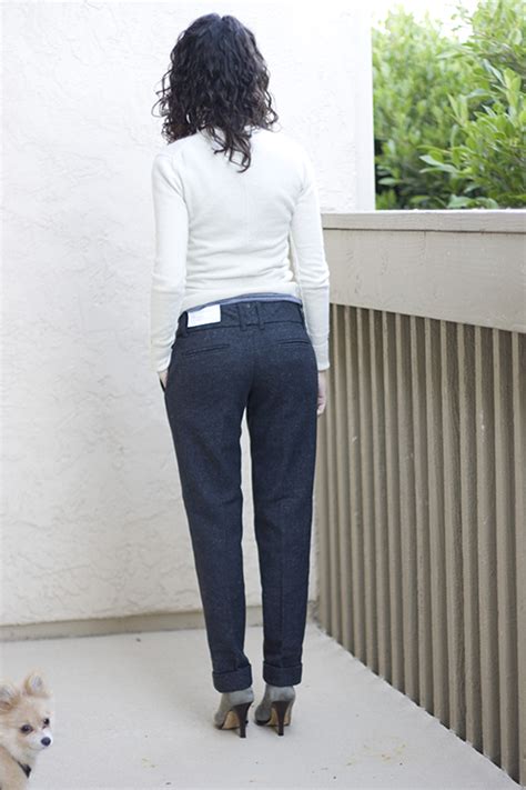 Similar to LOFT pants this runs roomier at the waist, but tying the attached belt creates waist definition. 00 Petite measures 13″ across the waist with a 24″ inseam. Cropped jeans 25 Petite, circle cardigan xxs P, strappy cami xxs P, ballet mules 5.5. 4. CROPPED JEANS..