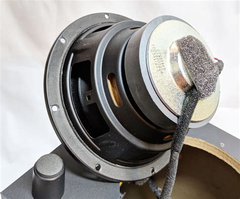 Logitech g560 subwoofer not working reddit. 0.  Enhance your gaming experi...