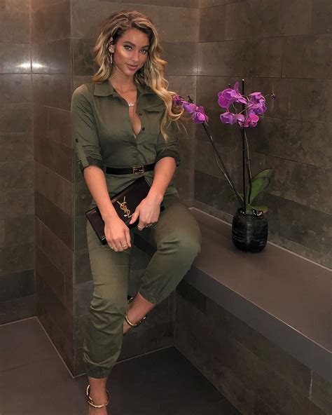 NFL star Odell Beckham Jr. is in a relationship with the gorgeous Instagram model and influencer Lauren "Lolo" Wood, since the summer of 2019, and the couple has been making headlines on social media ever since. Celebrity romances are big news, and when Cleveland Browns player Odell Beckham Jr. started dating a pretty Instagram …. 