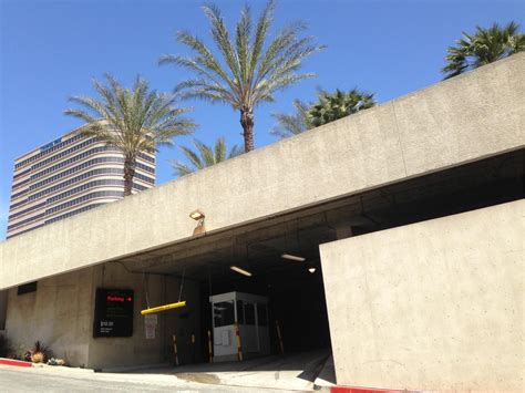 If you’re traveling by car to Long Beach, know that the parking garage adjacent to the cruise terminal is currently being limited to Panorama and Radiance passengers. Miracle passengers must park at the Long Beach Convention Center (they ask that you drop your baggage off at the cruise port first, but many people did not)..
