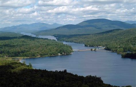 Long lake new york webcam. Thanks to modern technology, the public can watch the world go by using webcams. Both free and fascinating, here are 10 webcams that you can watch right now. The American Eagle Fou... 