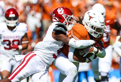 Longhorns fall to No. 9 in AP Top 25 after Red River Rivalry defeat