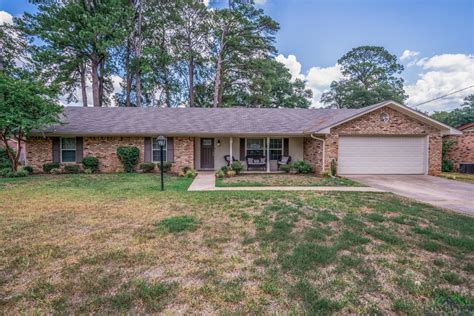Longview tx estate sales. Browse real estate in 75605, TX. There are 184 homes for sale in 75605 with a median listing home price of $349,900. 