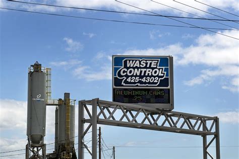 Longview wa dump. Aug 16, 2023 · An overview. Divert claims its facility would process 100,000 tons of wasted food each year, offsetting up to 23,000 metric tons of carbon dioxide at full capacity. Once construction begins, they ... 