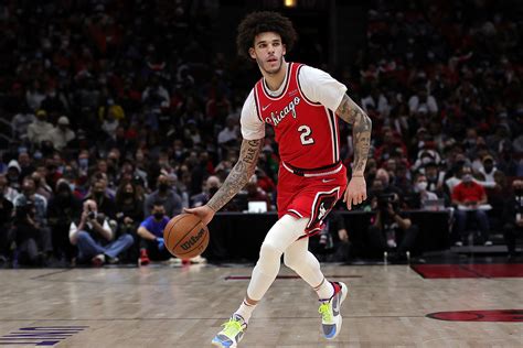 Lonzo Ball could face a 3rd knee surgery, raising questions about his return to Chicago Bulls for the 2023-24 season