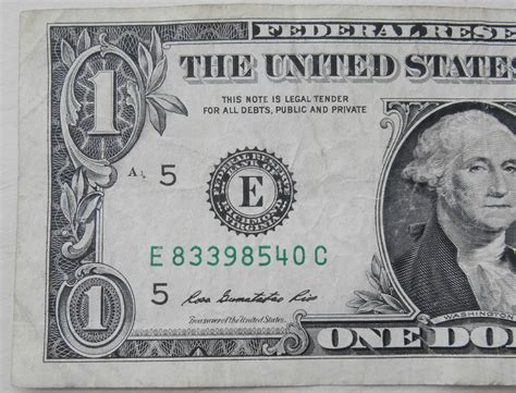  The lower the serial number, the more valuable the currency is considered to be; a bill with the serial number 00000001 could be worth $15,000, according to SavingAdvice.com. 2. High Number . 