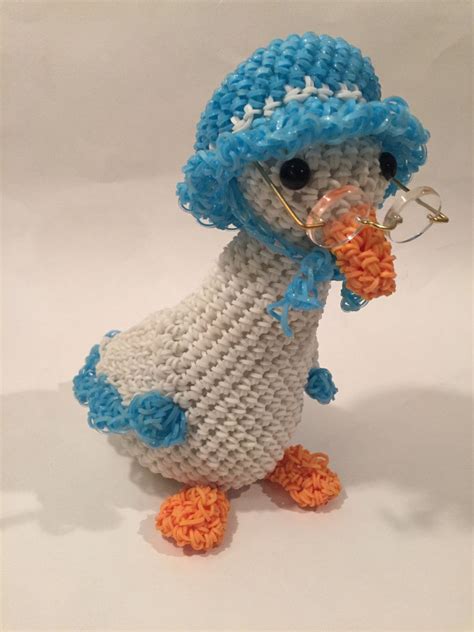 Mar 13, 2015 - Patterns and tutorials for band looming "loomigurumi" and other figurines using e.g. Rainbow Loom. See more ideas about rainbow loom, loom, rainbow..