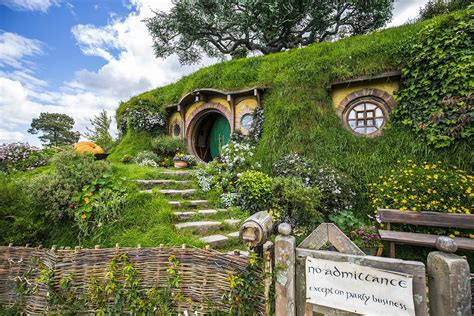 Lord of the rings filming locations. Private Tour – Half Day in Middle Earth. Your very own personal half-day Lord of the Rings tour. Travel to locations used for filming the Lord of the Rings trilogy around the Queenstown region. See and experience spectacular landscapes featured in … 