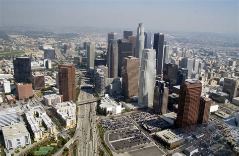 Los Angeles County singles out 33 buildings at risk during an earthquake