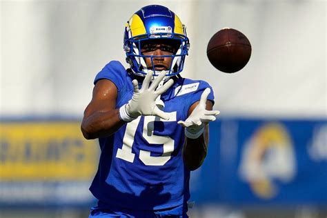Los Angeles Rams wide receiver DeMarcus Robinson robbed at gunpoint: reports 
